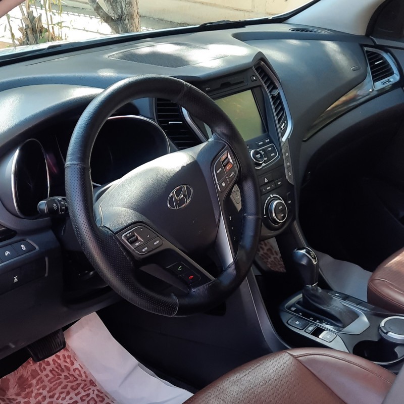 هیوندای مدل سانتافه 4 سیلندر دو دیفرانسیل سال 2014  کارکرده