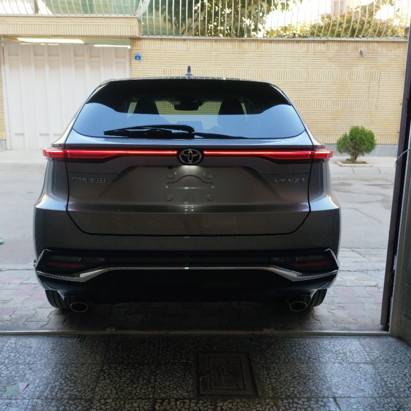 تویوتا مدل ونزا 2.0 لیتر لاکچری سال 2024  صفر