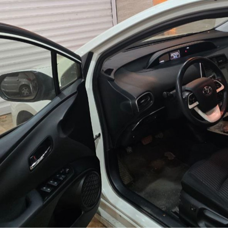 تویوتا مدل پریوس تیپ C سال 2017  کارکرده