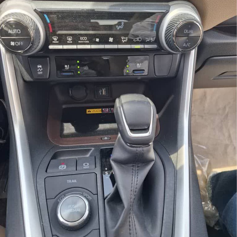 تویوتا مدل راوفور هیبرید سال 2024  صفر