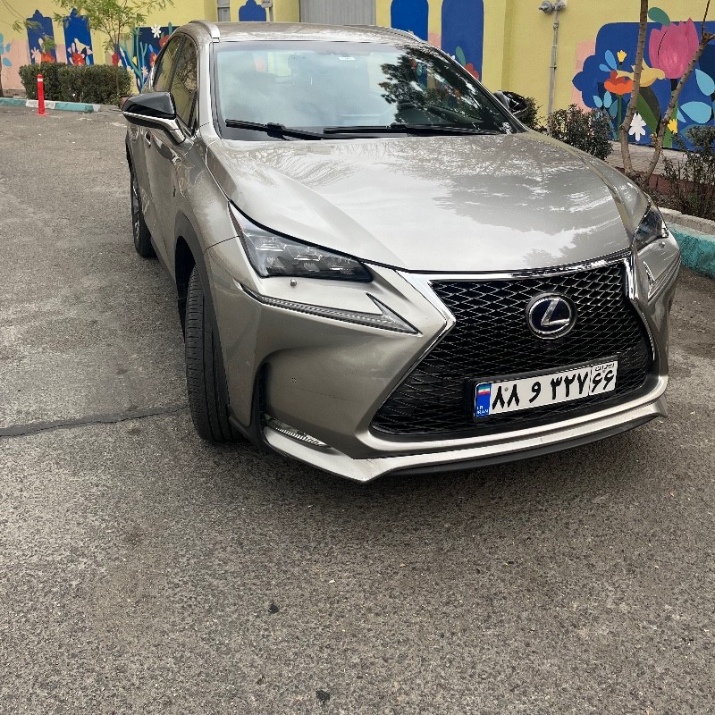 لکسوس مدل NX300  کارکرده