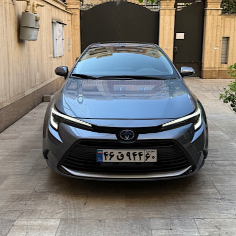 تویوتا مدل لوین هیبرید 1.8 لیتر ساده سال 2023  کارکرده