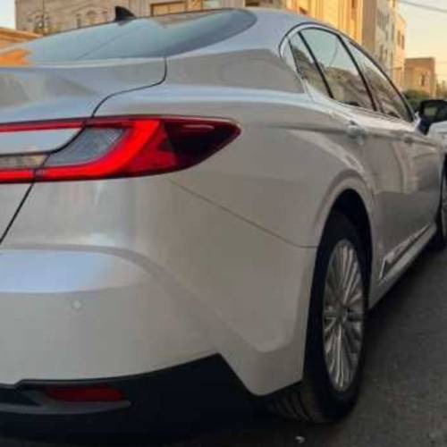 تویوتا مدل کمری هیبرید 2.5 لیتر لیمیتد سال 2025  صفر