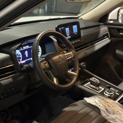 میتسوبیشی اوتلندر ۲۰۲۳  اچ لاین صفر