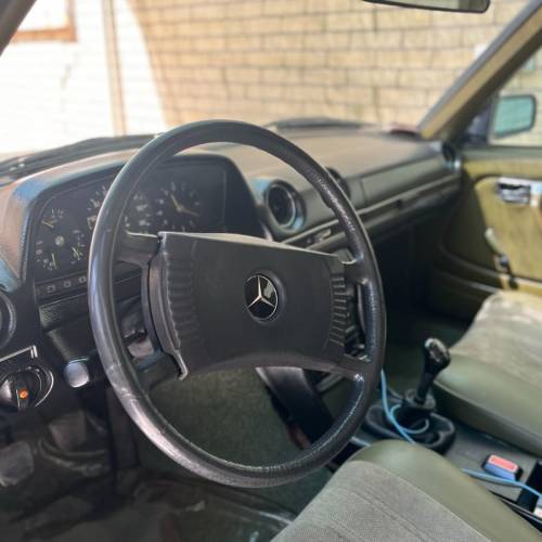 بنز مدل کلاسیک سال 1979  کارکرده