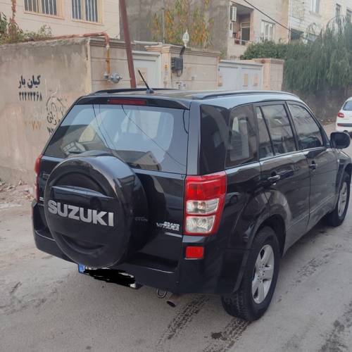 سوزوکی مدل ویتارا گرند 2.0 لیتر دنده ای سال 1388  کارکرده