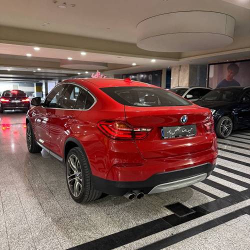 بی ام و قرمز مدل ۲۰۱۵