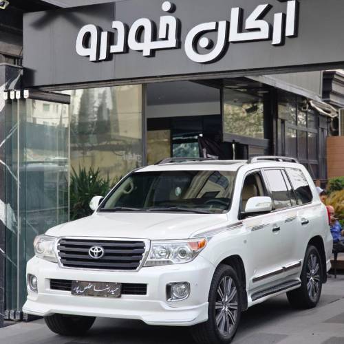 تویوتا لندکروز مدل ۲۰۱۰