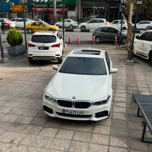 بی ام و مدل سری 5 سدان 530i سال 2017  کارکرده
