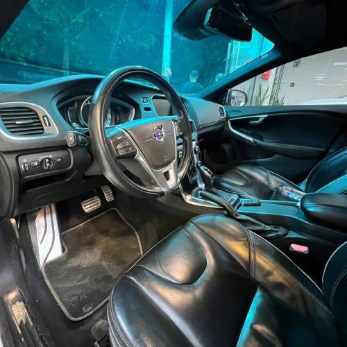 ولوو V40 مدل ۲۰۱۴