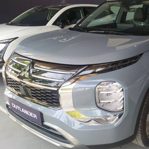میتسوبیشی (MITSUBISHI) میتسوبیشی اوتلندر دو دیفرانسیل H لاین سال 2023
