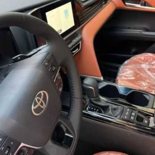 تویوتا مدل کمری هیبرید 2.5 لیتر لیمیتد سال 2025  صفر