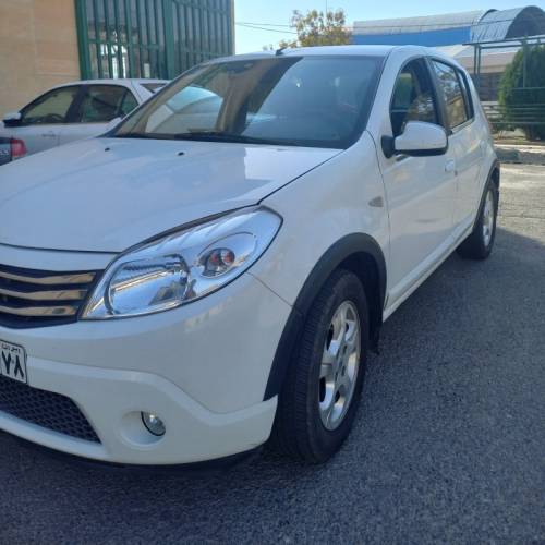 رنو مدل ساندرو اتوماتیک سال 1396  کارکرده