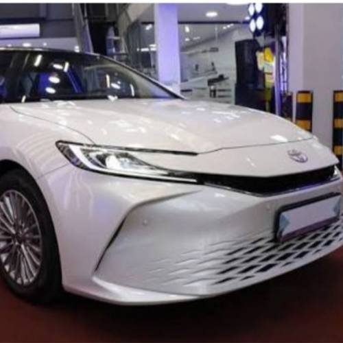 تویوتا مدل کمری هیبرید 2.5 لیتر پریمیوم ادیشن سال 2025  کارکرده