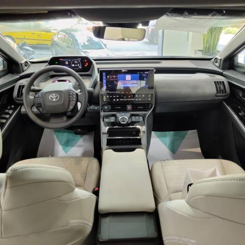 تویوتا مدل bz4x 615 مکس سال 2024  صفر