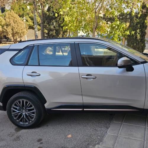 تویوتا مدل وایلندر 2.0 لیتر دو دیفرانسیل سال 2025  صفر