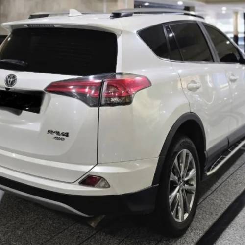 تویوتا مدل راوفور سال 2017  کارکرده