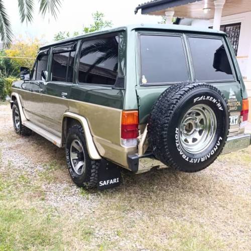 نیسان مدل پاترول چهار در 4 سیلندر سال 1379  کارکرده