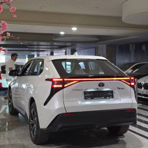 تویوتا BZ4 مدل 2024