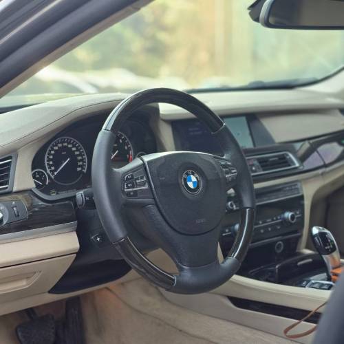 بی ام و 750LI مدل ۲۰۱۰
