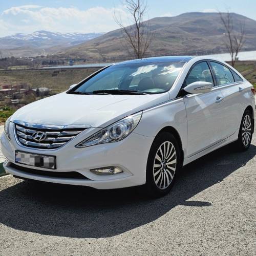 هیوندای مدل سوناتا YF  کارکرده