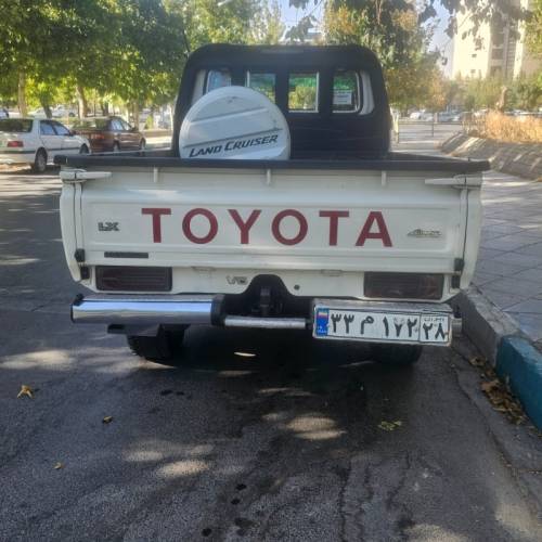 تویوتا مدل لندکروزر  کارکرده