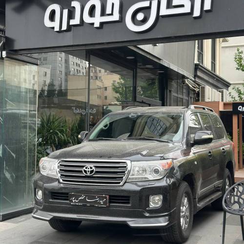 تویوتا لندکروز مدل ۲۰۰۹