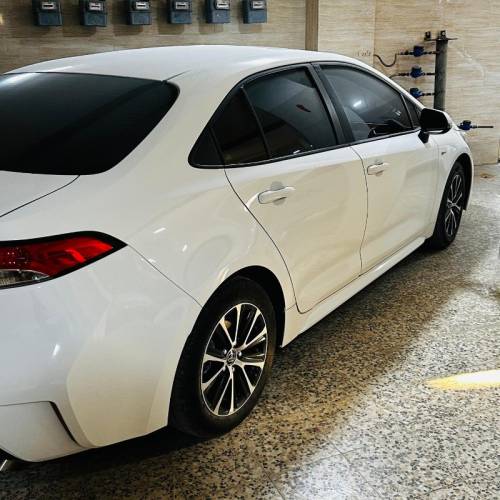 تویوتا مدل لوین هیبرید 1.8 لیتر ساده سال 2024  کارکرده