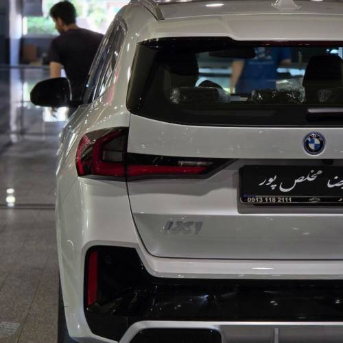 بی ام و ix1 مدل 2025