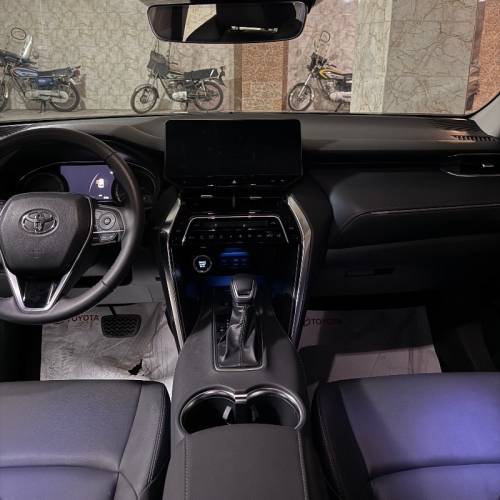 تویوتا مدل ونزا 2.0 لیتر لاکچری سال 2024  صفر