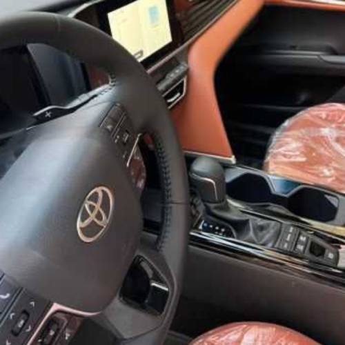 تویوتا مدل کمری هیبرید 2.5 لیتر LE سال 2025  کارکرده