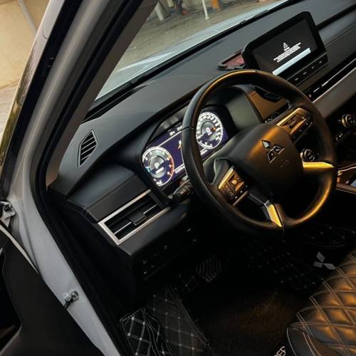 میتسوبیشی مدل اوتلندر دو دیفرانسیل H لاین سال 2023  کارکرده