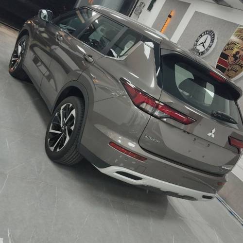 میتسوبیشی مدل اوتلندر تک دیفرانسیل P لاین سال 2023  کارکرده