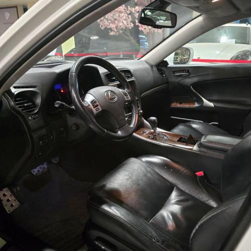 لکسوس is 300 مدل 2012