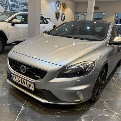 ولوو مدل V40 R دیزاین پلاس سال 2013  کارکرده