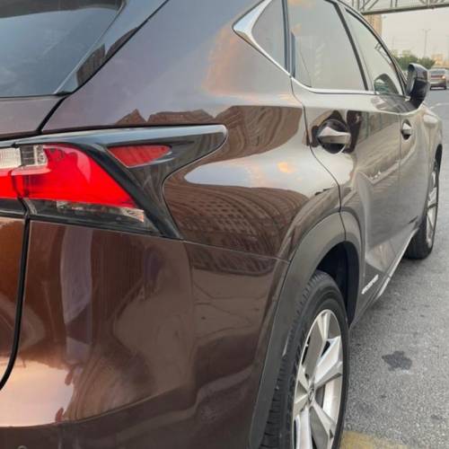 لکسوس مدل NX300  کارکرده