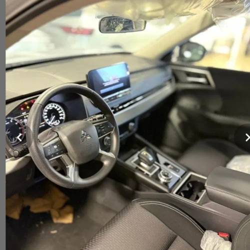 میتسوبیشی مدل اوتلندر تک دیفرانسیل M لاین سال 2023  کارکرده