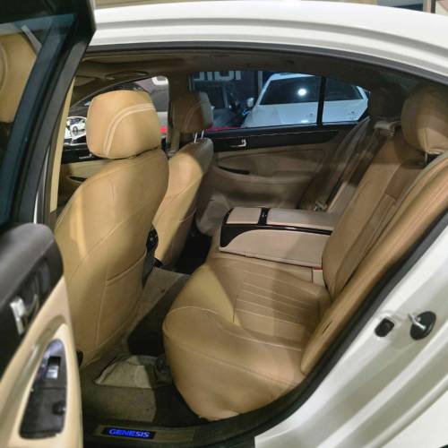 هیوندای جنسیس مدل 2011