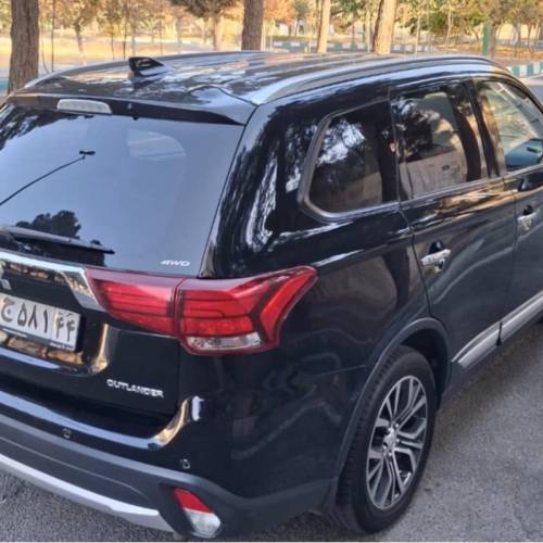 میتسوبیشی مدل اوتلندر دو دیفرانسیل تیپ 5 سال 2017  کارکرده