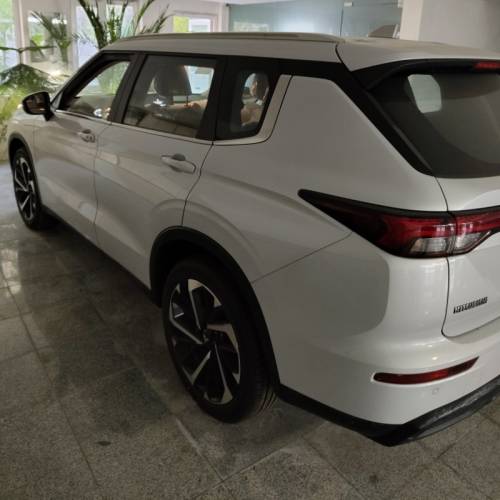 میتسوبیشی مدل اوتلندر تک دیفرانسیل H لاین سال 2023  صفر