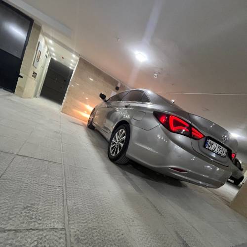 هیوندای مدل سوناتا YF  کارکرده