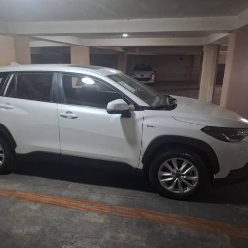 تویوتا مدل کرولا کراس هیبرید 2.0 لیتر سال 2024  صفر