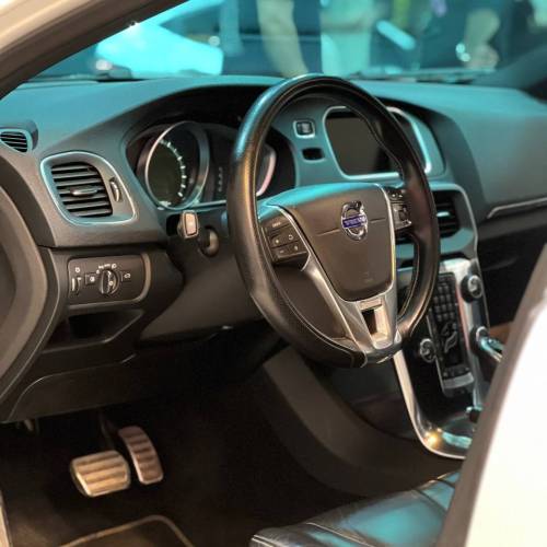 ولوو V40 مدل ۲۰۱۴