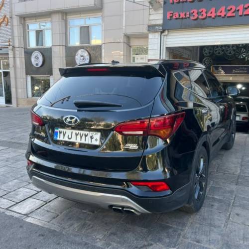 هیوندای مدل سانتافه 4 سیلندر دو دیفرانسیل سال 2016  کارکرده