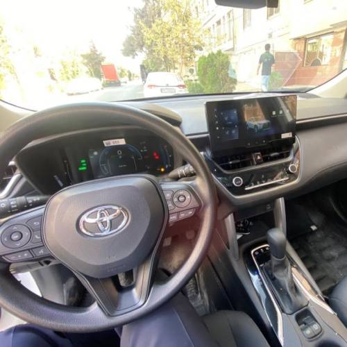 تویوتا مدل کرولا کراس هیبرید 2.0 لیتر سال 2024  کارکرده