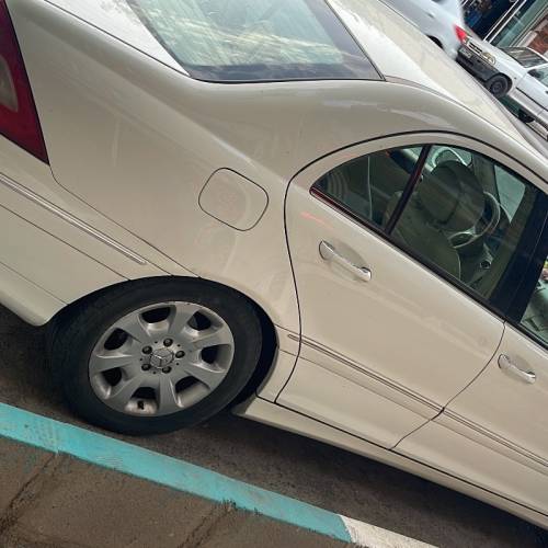 بنز مدل کلاس C C200 سال 2006  کارکرده