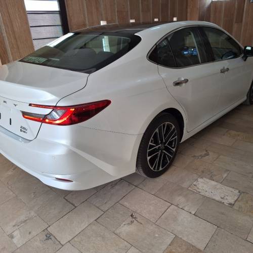 تویوتا مدل کمری هیبرید 2.5 لیتر پریمیوم ادیشن سال 2024  صفر