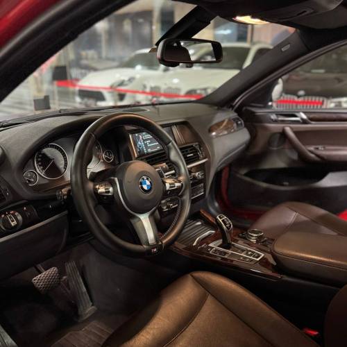 بی ام و قرمز مدل ۲۰۱۵