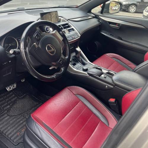 لکسوس مدل NX300  کارکرده