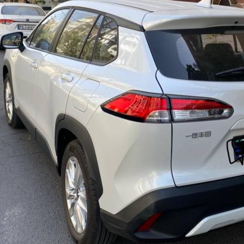 تویوتا مدل کرولا کراس هیبرید 2.0 لیتر سال 2024  کارکرده